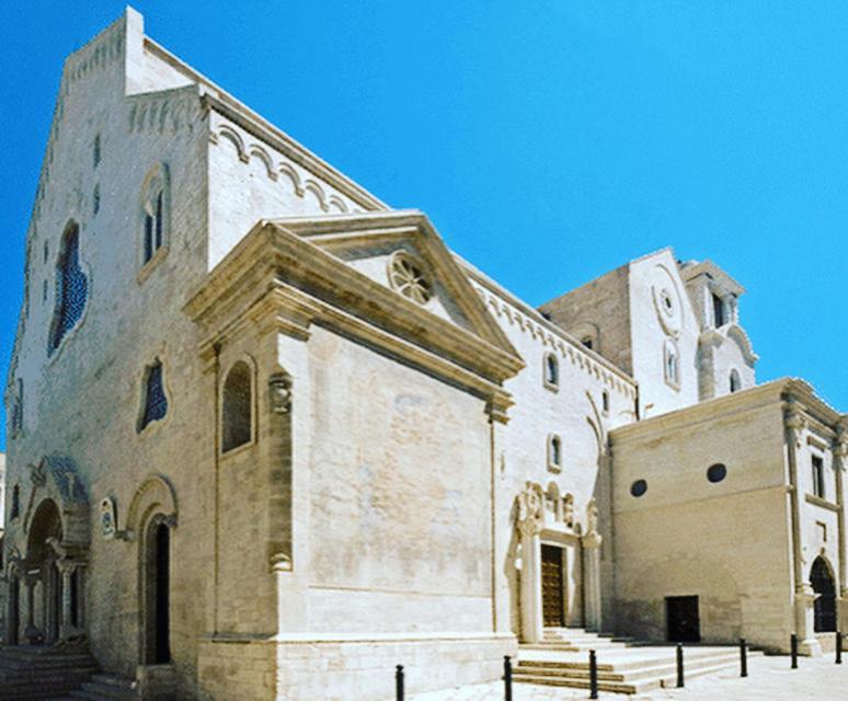 La Torretta Di Gigi - Soggiorno In Torre Medievale Bisceglie Exterior foto