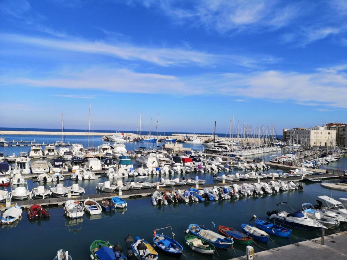 La Torretta Di Gigi - Soggiorno In Torre Medievale Bisceglie Exterior foto